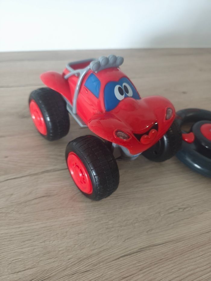 Voiture télécommandée - photo numéro 2