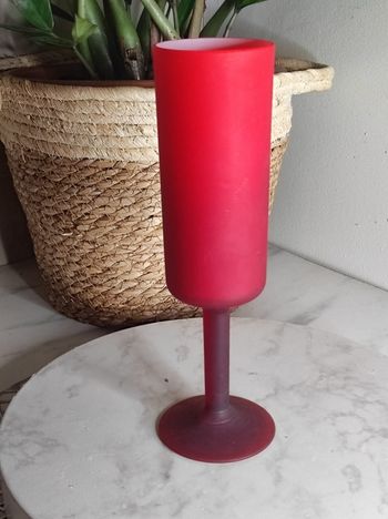 Verre vintage rouge opaque