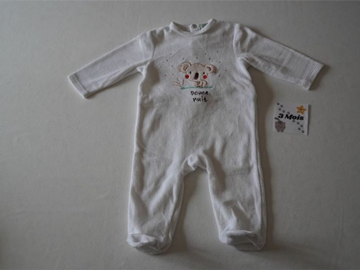 Lot de 4 Pyjamas velours fantaisies 3 mois - photo numéro 2