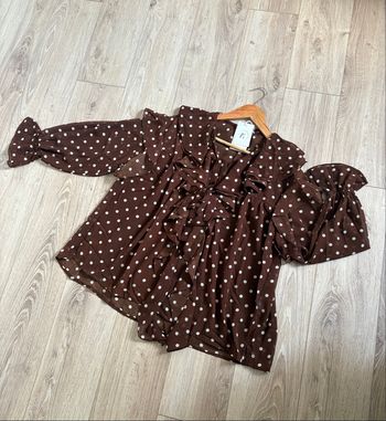 Blouse à pois marron
