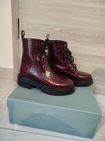Jolie paire de bottines taille 35