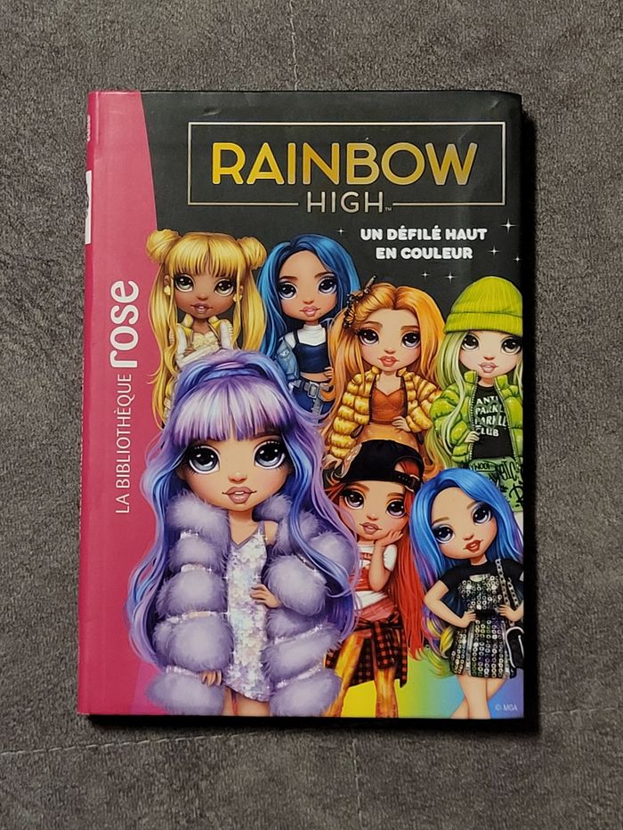 Rainbow High Tome 8 - Un Défilé Haut En Couleur MGA Entertainment