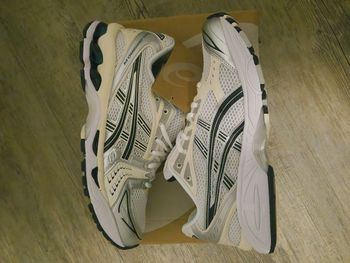 👟 ASICS Gel-Kayano 14 .