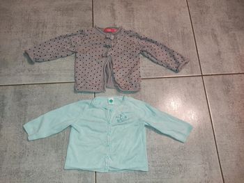 Lot de 2 gilets 12 mois mois noeuds papillons