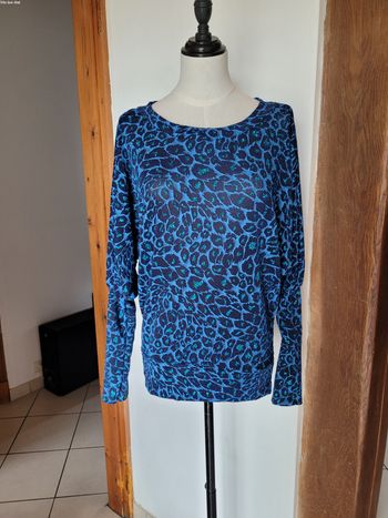 Tee shirt léopard bleu à paillettes