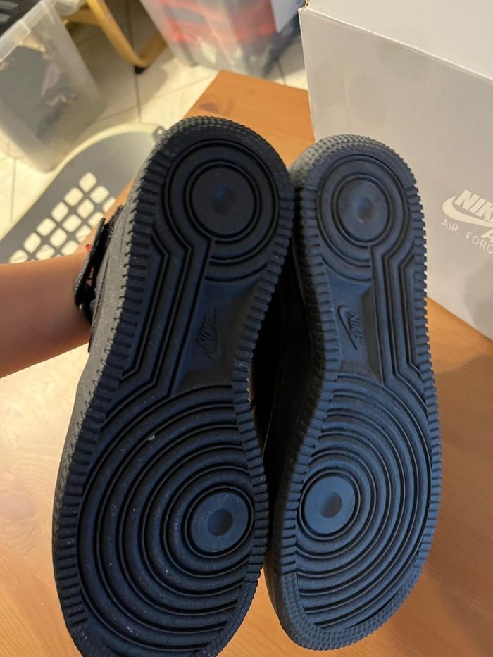 (Neuves non portées) 🏷🥰😍 superbes  baskets NIKE  AIR FORCE ONE Pointure 37.5 unisex 😍🥰 - photo numéro 7