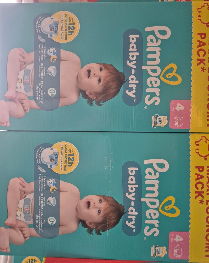 2 cartons de couches pampers taille 4