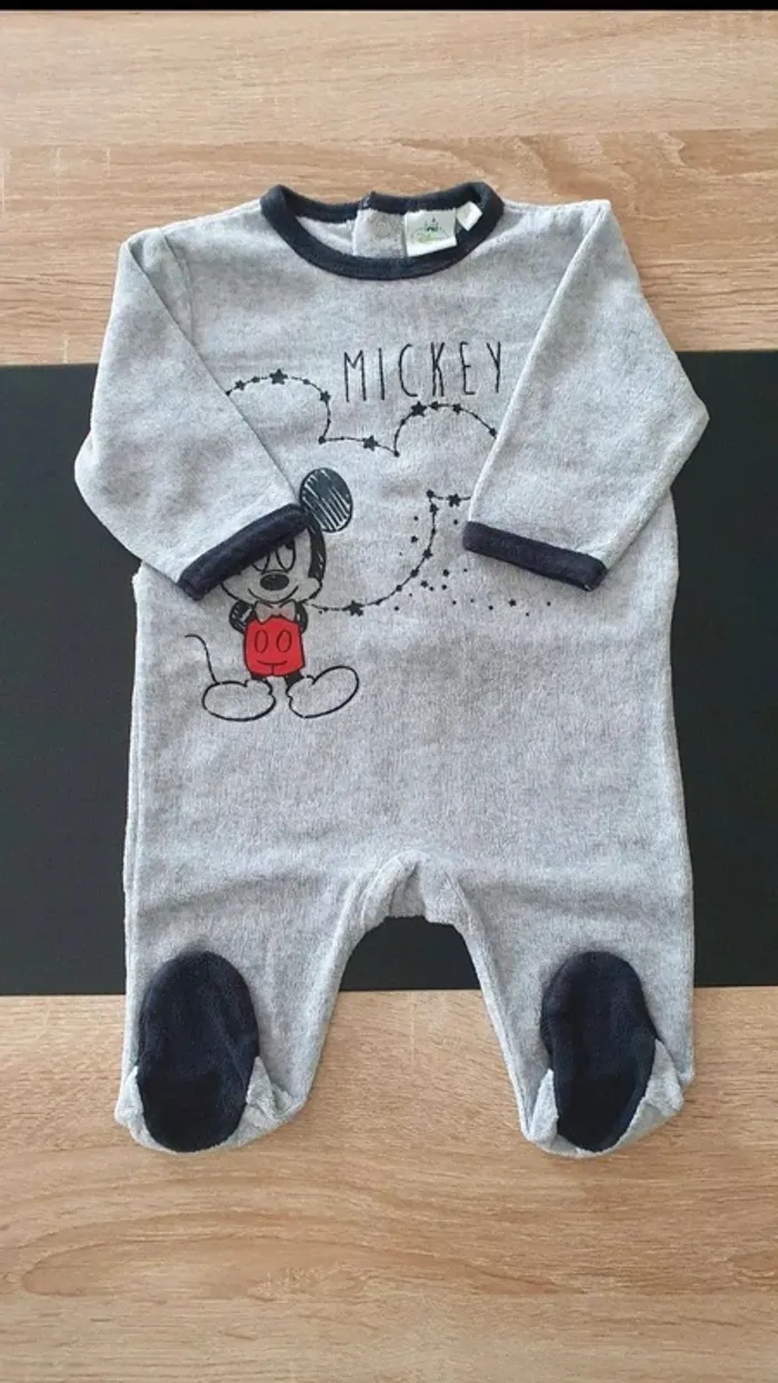 Lot de 4 pyjamas hiver 3 mois - photo numéro 8