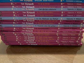 Lot bd les sisters tome 1 à 19 et 5 autres livres