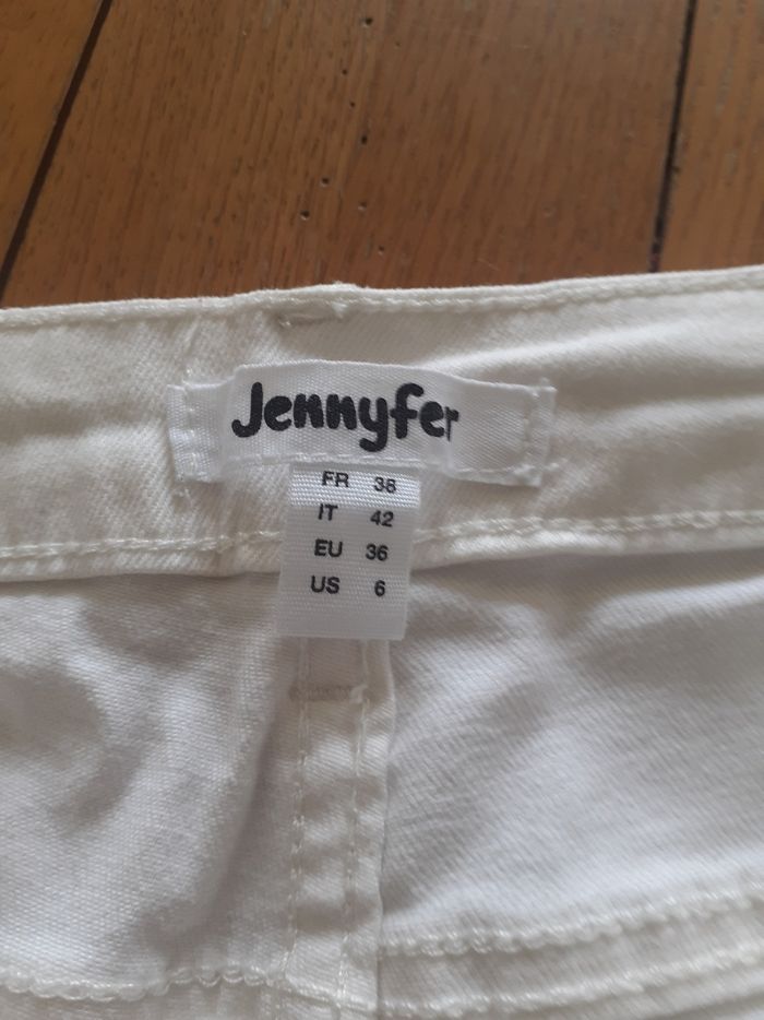 Jean blanc troué Jennyfer+ cadeau chemisette - photo numéro 3