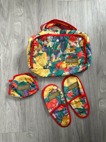 Ensemble vanity portefeuille et chaussons à fleurs multicolore Vintage