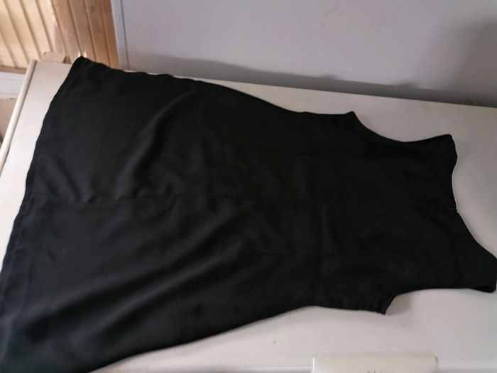 Robe noire - photo numéro 5