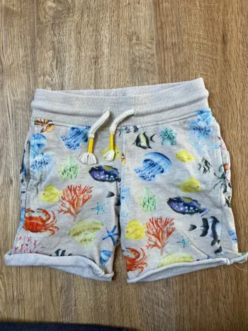 Short 4 ans