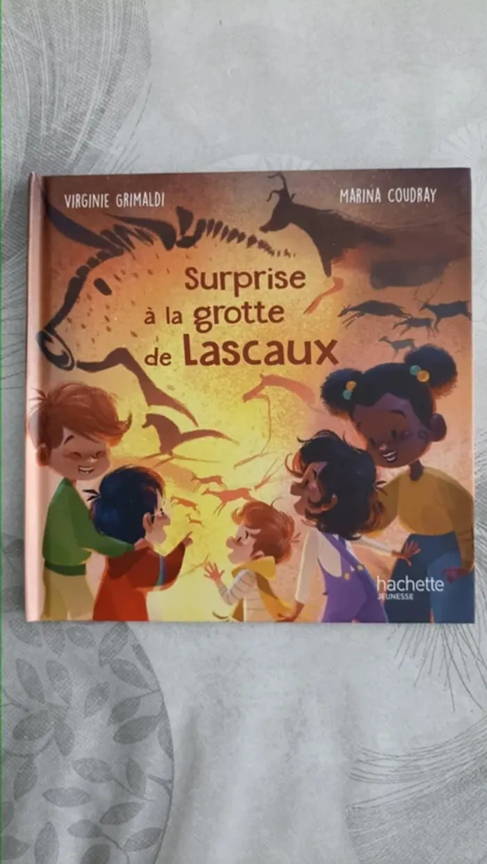 livre Mcdonald's Surprise à la grotte de Lascaux Collection Merveilles de France