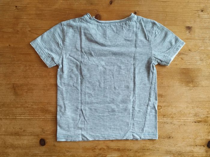 Tee-shirt gris – Vertbaudet – 6 ans - TBE - photo numéro 2