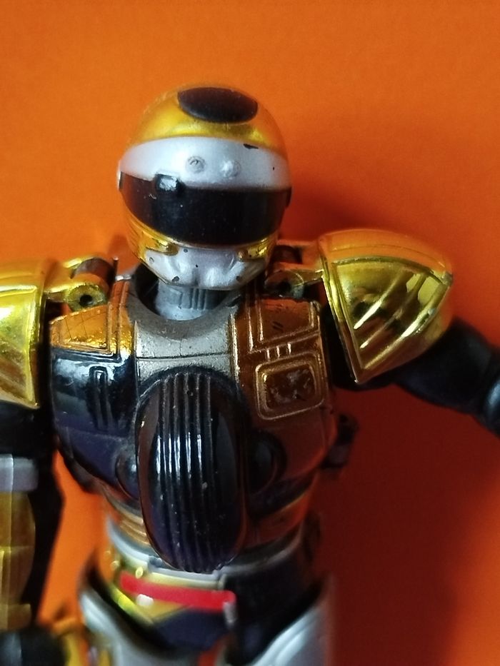 Figurine Winspector jaune - photo numéro 2