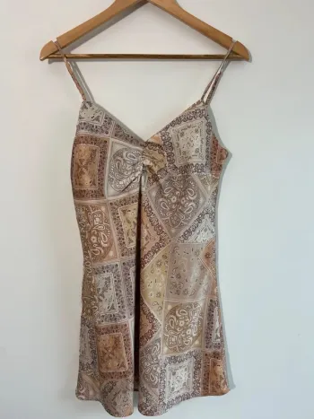 Robe satinée imprimée