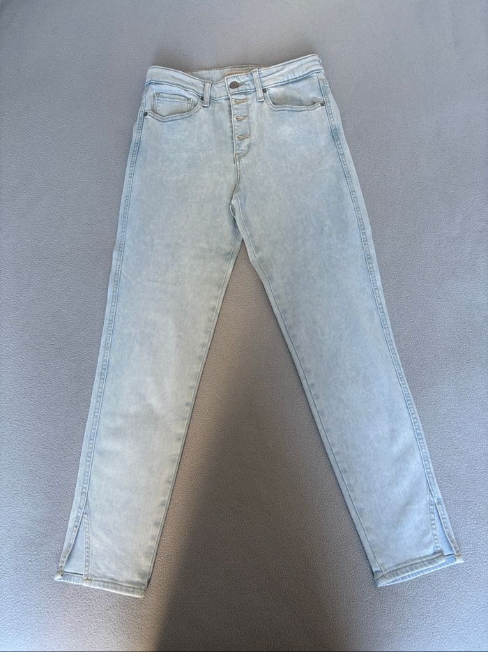 Jean Levi’s bleu clair