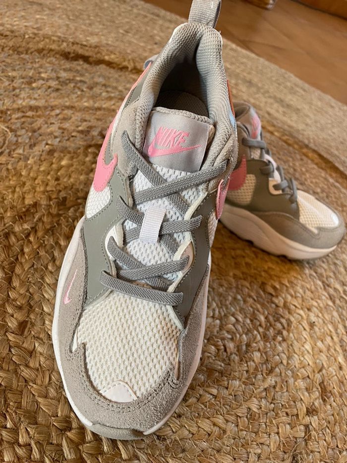 Nike filles neuves - photo numéro 6