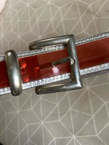 Très belle ceinture vintage plastique rose transparent bordé argenté 34 à 38