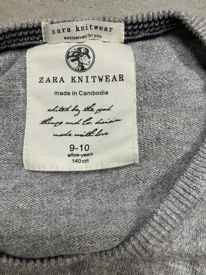 Lot 3 pulls très différents 10 ans - photo numéro 6