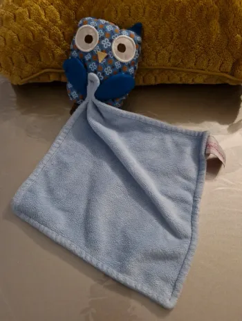 Doudou hibou bleu