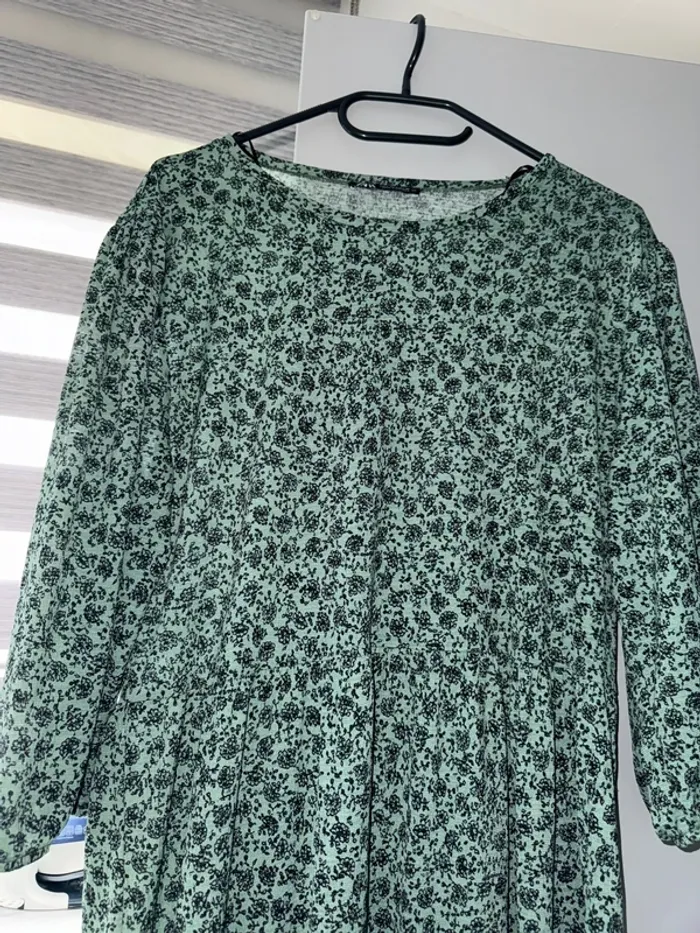 Robe fleurie zara taille L Neuf - photo numéro 3