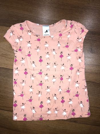 T shirt fille C&A 🌺 taille 3 and neuf sans étiquette