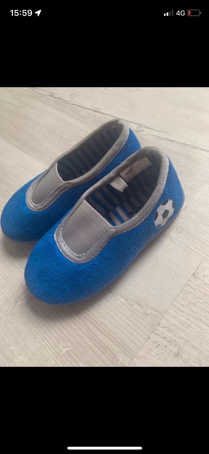 Chaussons garcon foot neufs taille 23 - photo numéro 3