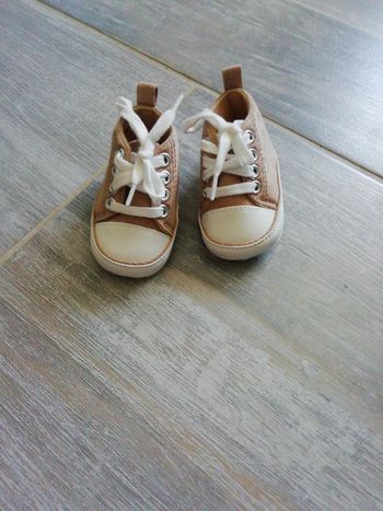 Petites chaussures 0/3 mois