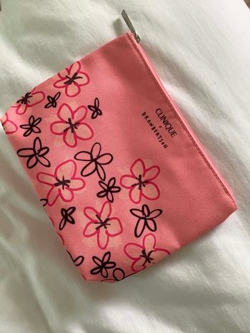 Trousse maquillage Pochette  Clinique et Drawbertson  Chez sephora  rose fleurs  Neuf