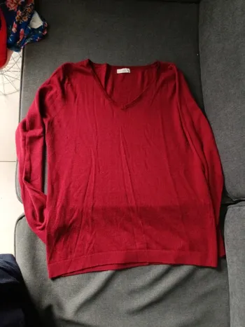 Pull bordeaux col V