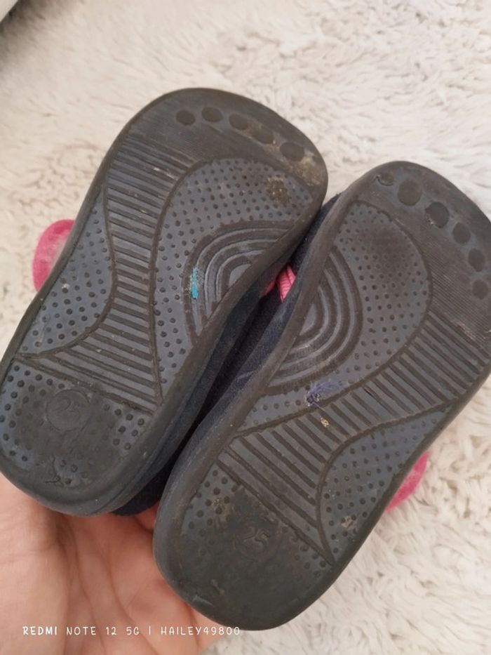 Chaussons pointure 25 - photo numéro 3