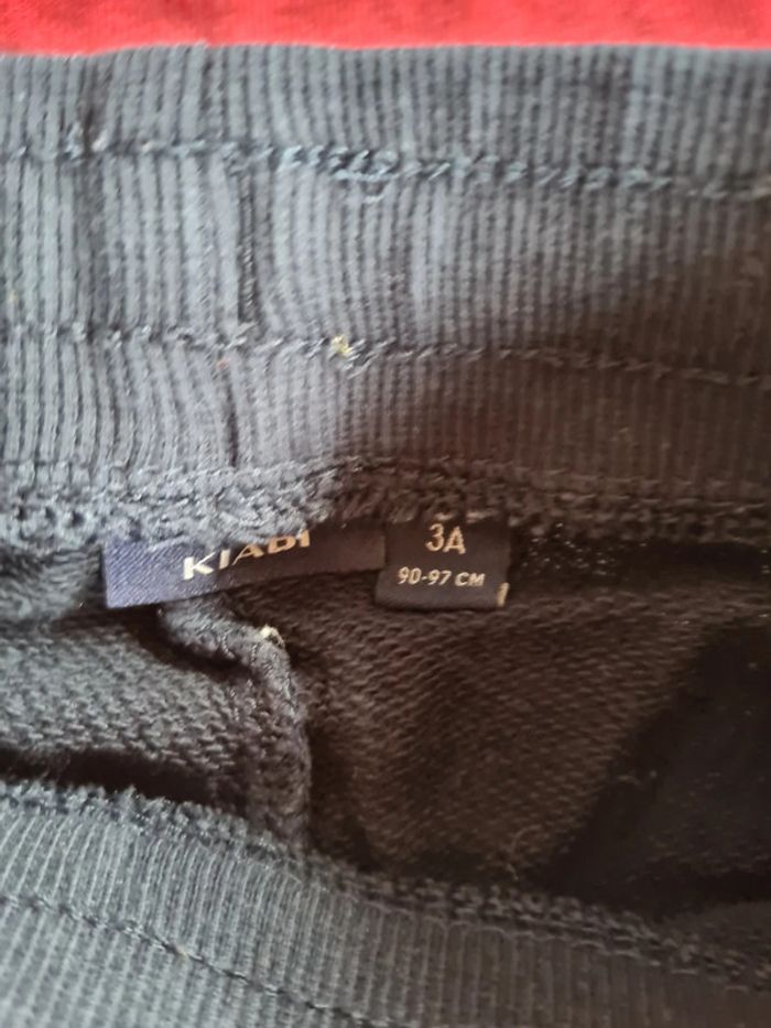 Ensemble jogging et Tee-shirt 3 ans - photo numéro 2