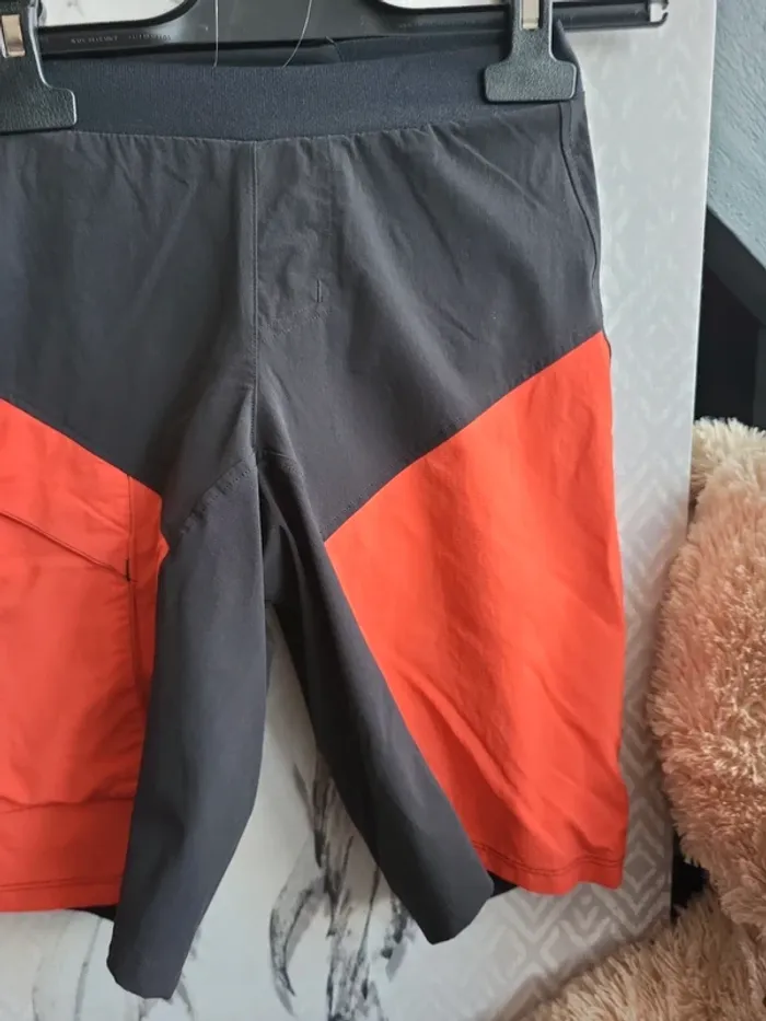 Short vélo neuf - photo numéro 3