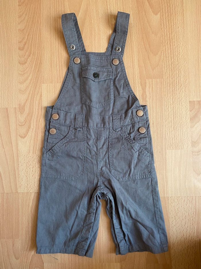 Jolie salopette légère grise à rayures T. 24 mois/86 cm comme neuve