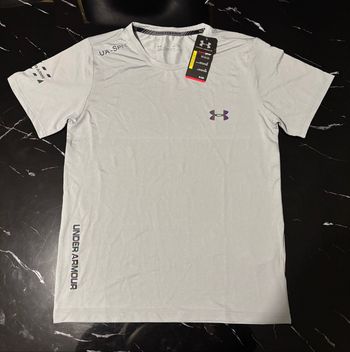 T-shirt under armour