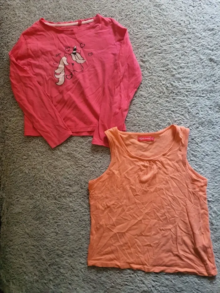Sous-pull manche longue 8 ans + tee-shirt sans manches Offert!