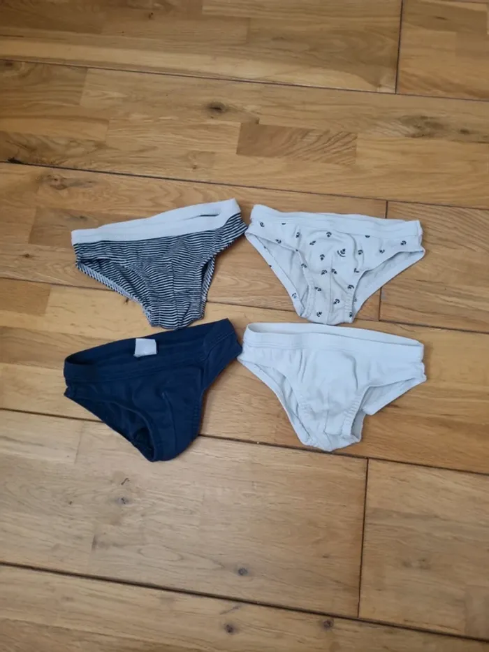 4 Slips petit bateau