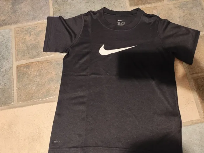 T-shirt nike