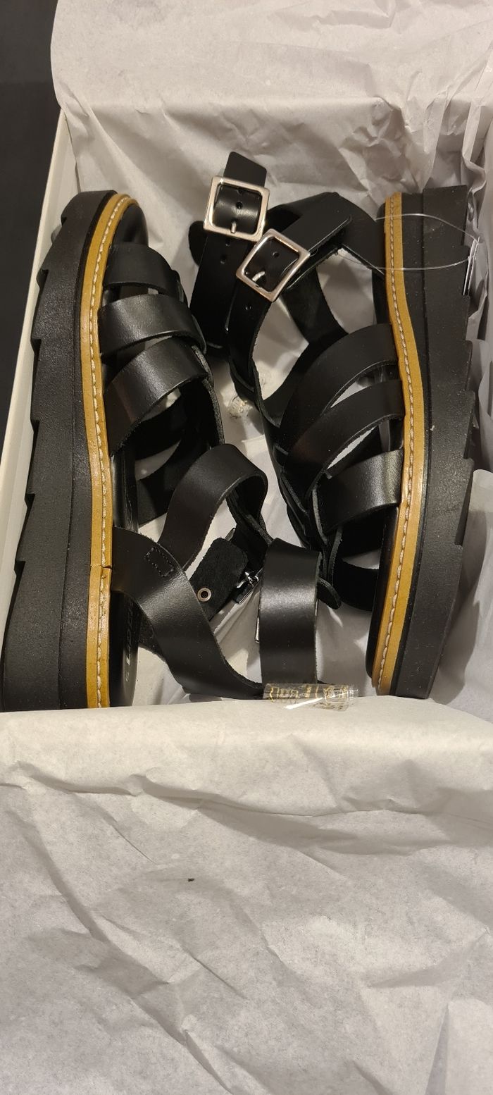Nu-pieds/ spartiates  liberto neuve 37