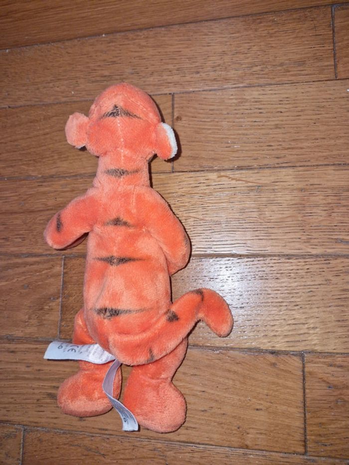 Peluche Tigrou Disney store - photo numéro 3