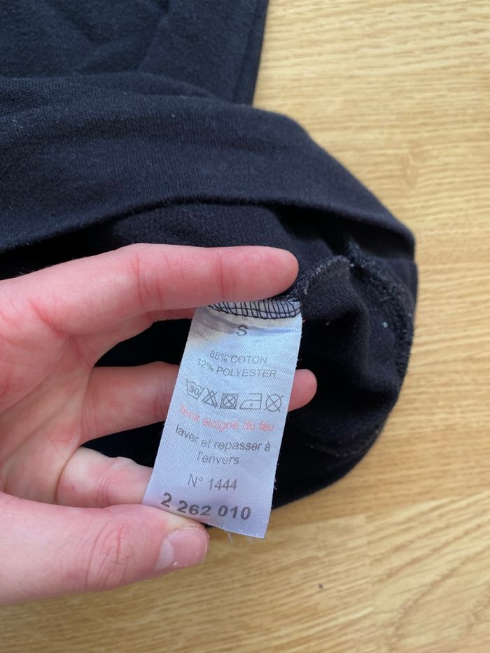 Sweat noir avec roses fashion private company taille s - photo numéro 2