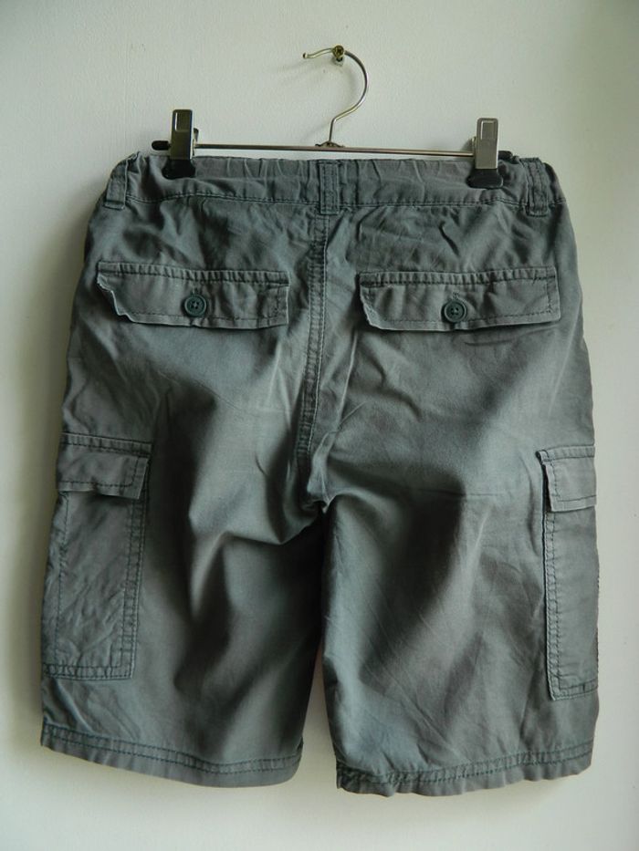 Bermuda multipoches T 10 ans "Kiabi" - photo numéro 4