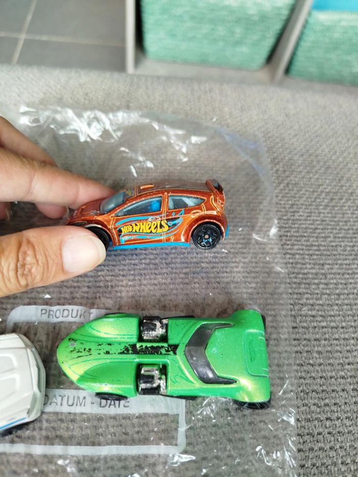 Lot de 3 voitures hot wheels - photo numéro 3