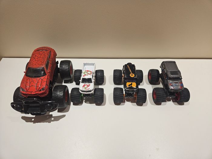 Lot véhicule Monster truck