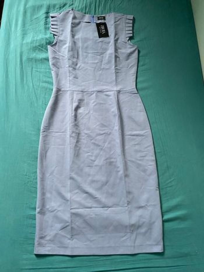 4 robes toutes neuf jamais utiliser avec étiquettes - photo numéro 4