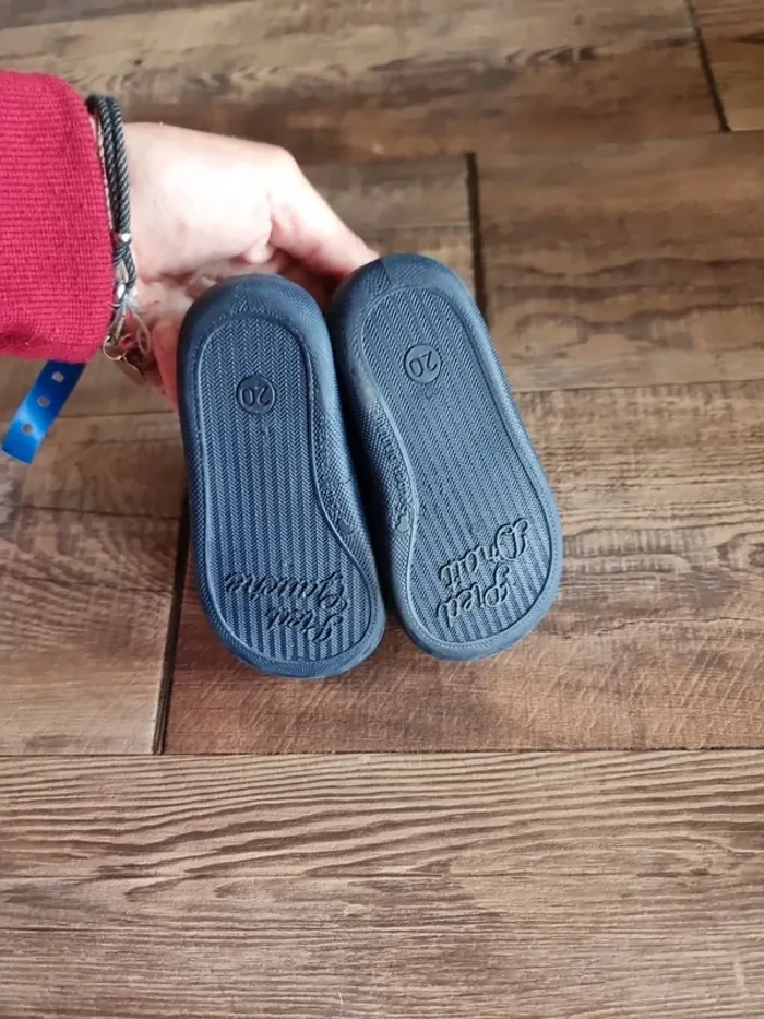 Chausson taille 20 - photo numéro 3