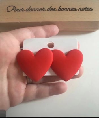 Boucles d’oreilles NEUVES pour femme forme de coeur  ♥️ couleur rouge