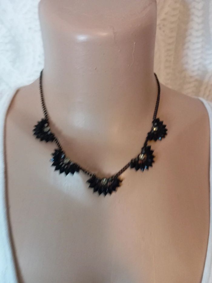 Collier noir - photo numéro 2